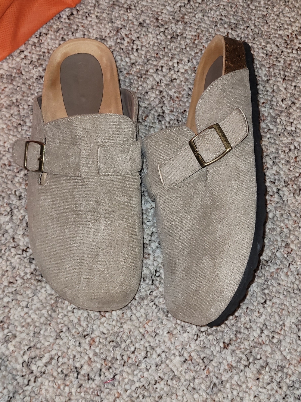 NEW NICE Cushionaire Women's Suede Slip-On Mules Clogs with Buckle  Taupe Size 8